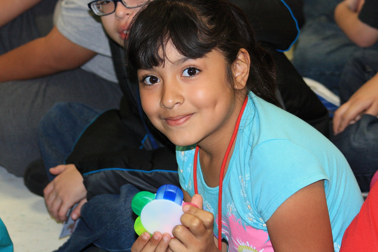 許華升最新搞笑視頻掀起歡樂風暴，新篇章讓你笑不停歇！