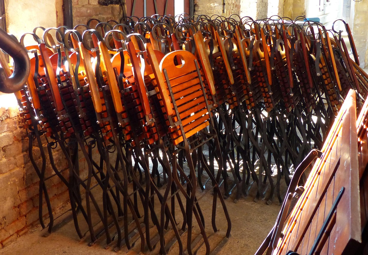 光明乳業(yè)股票最新動態(tài)，行業(yè)趨勢、公司動態(tài)與市場反應全面解析