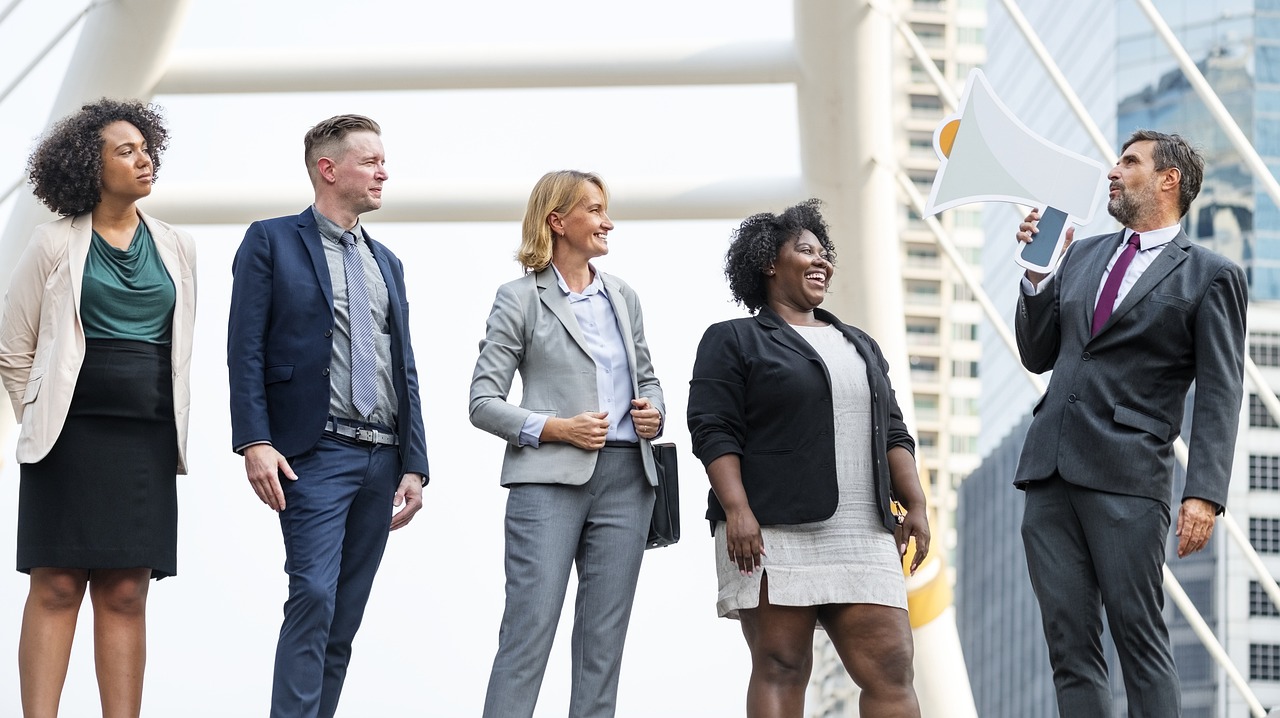 FCWR非緣勿擾最新一期，探尋現(xiàn)代都市情感新動向