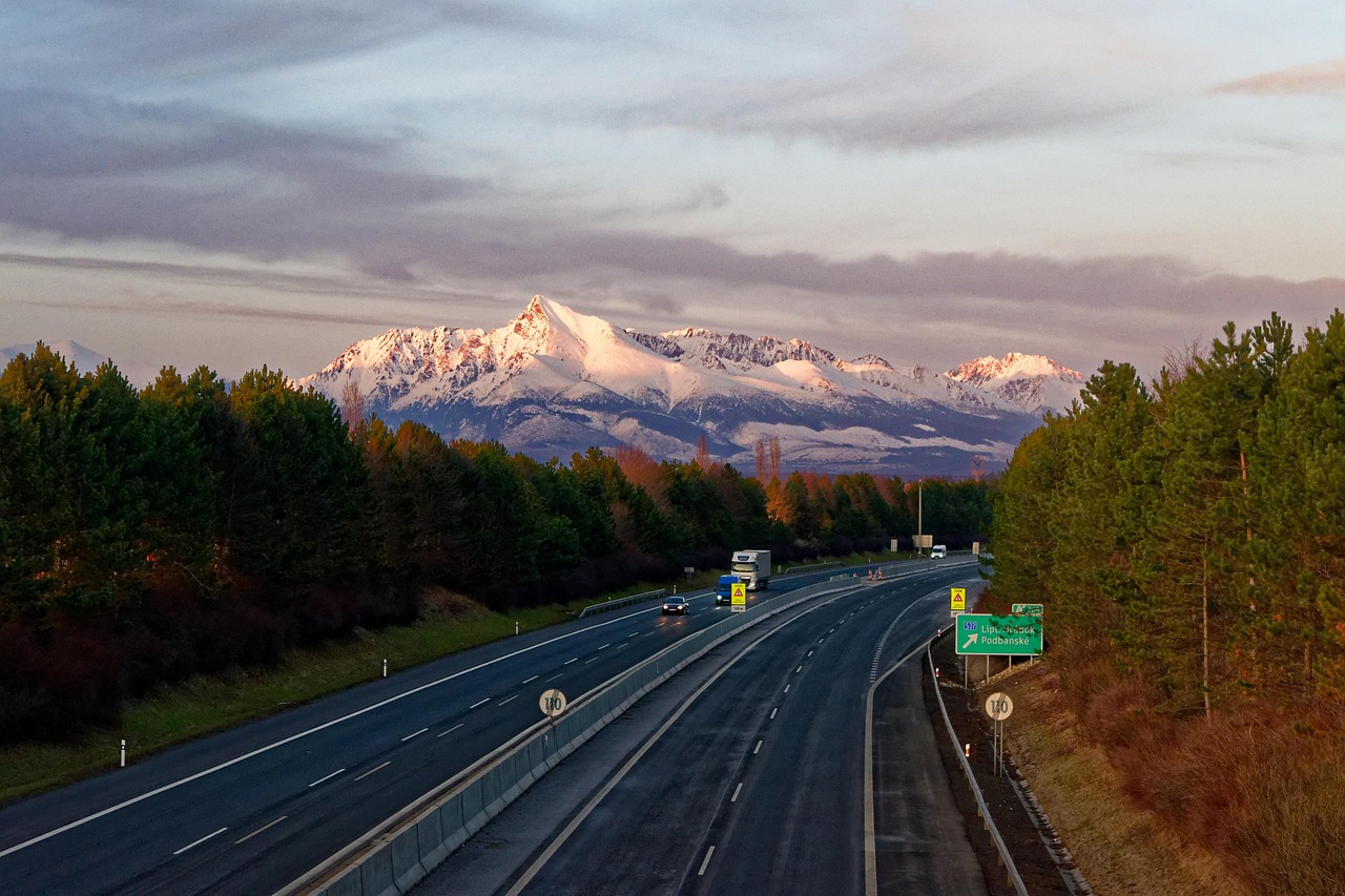 鄂爾多斯高速公路封閉最新消息，封閉情況及其影響分析